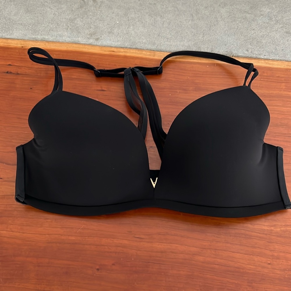 Victoria’s Secret Black Padded No-Wire Bra (Size 34C)